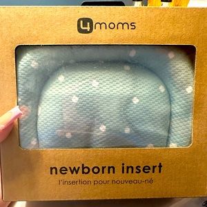 4MOMs sea foam green infant insert